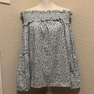 New off the shoulders top size Xl. Animal print black and white .